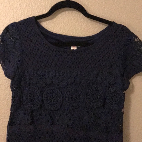 Xhiliration Navy Lace Short Sleeve Shift Dress - Picture 2 of 5